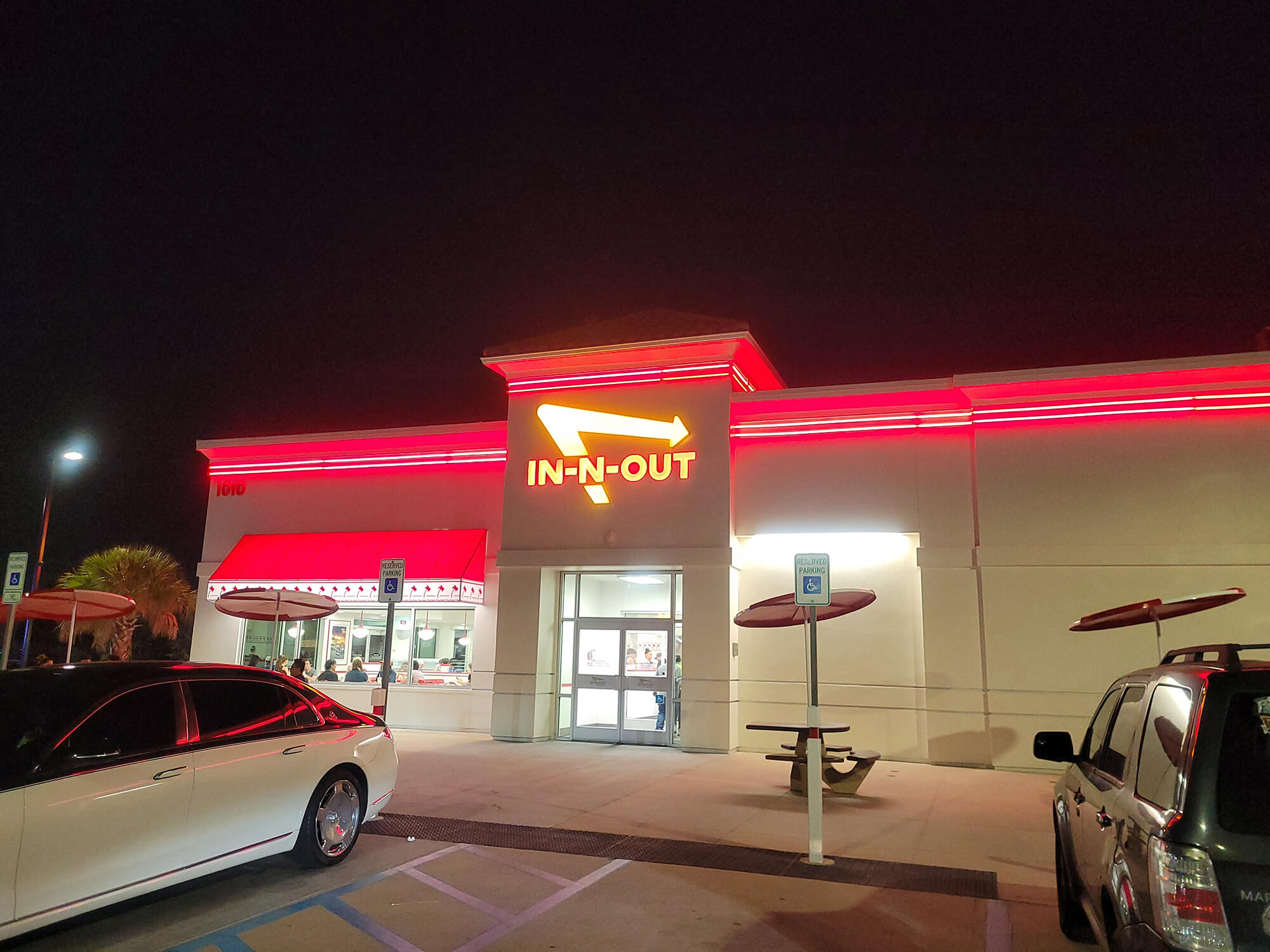 in n out entrance